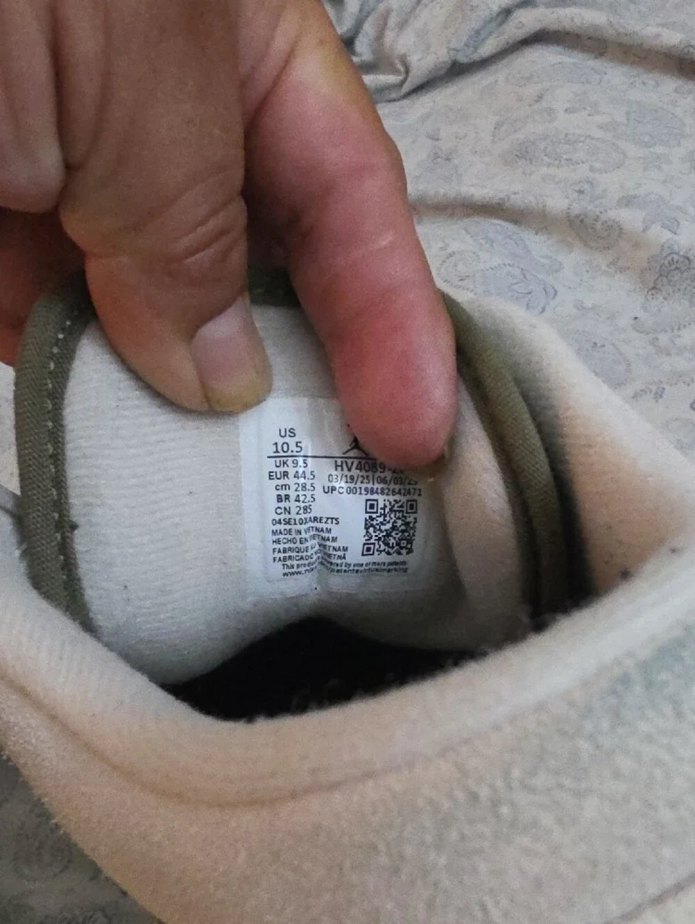 Jordan Low-Top Sneakers in Olive Green and Cream
